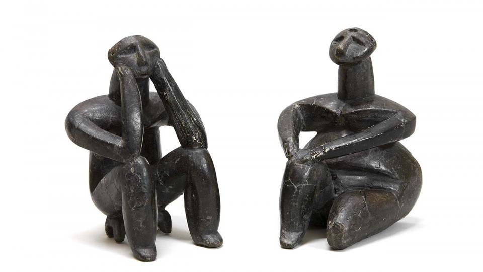Le penseur et la femme assise. Cernavoda Région de Constanta, Néolitique, Culture Hamangia. Terre cuite - Propriétaire : Musée national d'Histoire de Roumanie