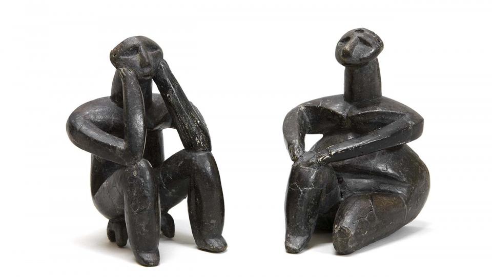 Le penseur et la femme assise. Cernavoda Région de Constanta,  Néolitique, Culture Hamangia. Terre cuite - Propriétaire :  Musée national d'Histoire de Roumanie