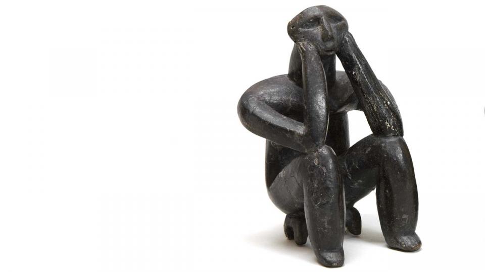 Statuette le Penseur de Cernavoda. Stauette d'argile de 12cm datant du néolithique, impressionnante par son état de conservation, la modernité de ses formes et la position méditative qui lui a donné son nom. Le penseur est assis, la tête entre les mains, les coudes sur les genoux.