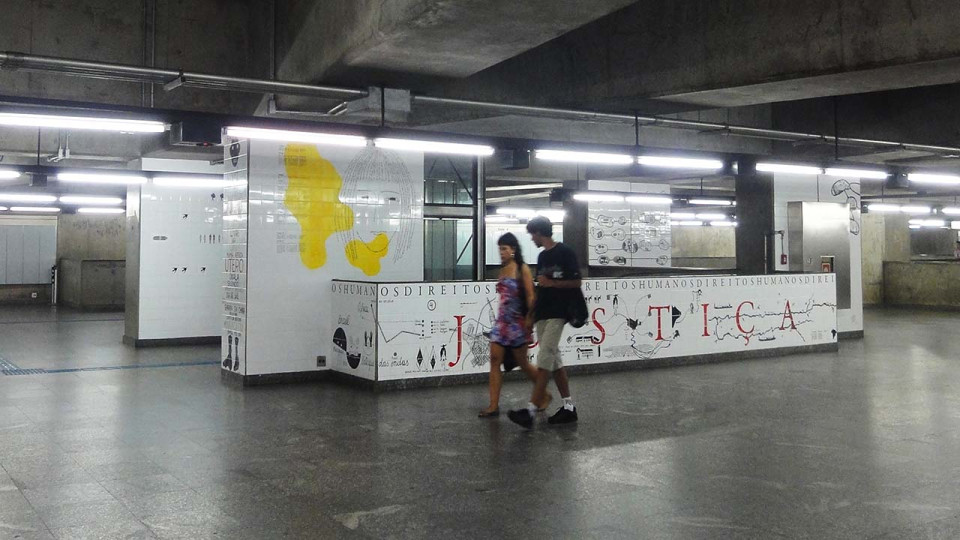 Luz estação_ painel Ciclo do Ouro e rosto paulista